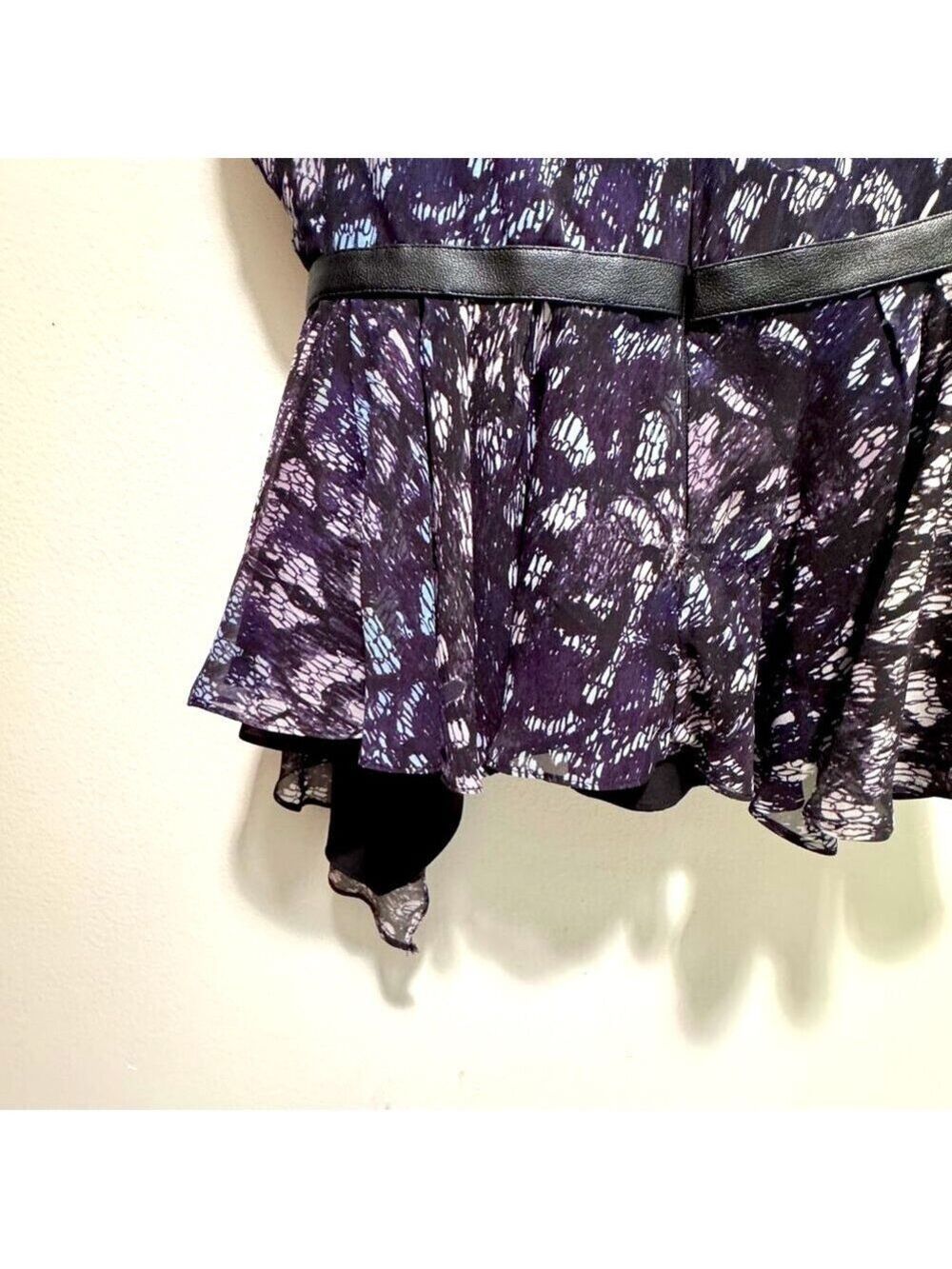Hunter Bell Sleeveless Peplum, 100% Silk & Leather Trim, Size 8 - Picture 9 of 12